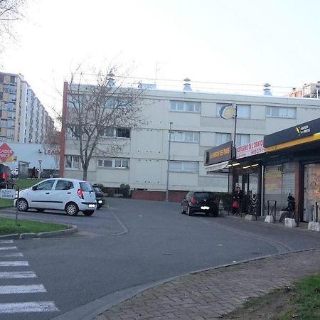 Chambre 1 Personne Et Studio 1 Personne Avec Entree Libre Et Salle De Bain Privee Colomiers Exterior foto